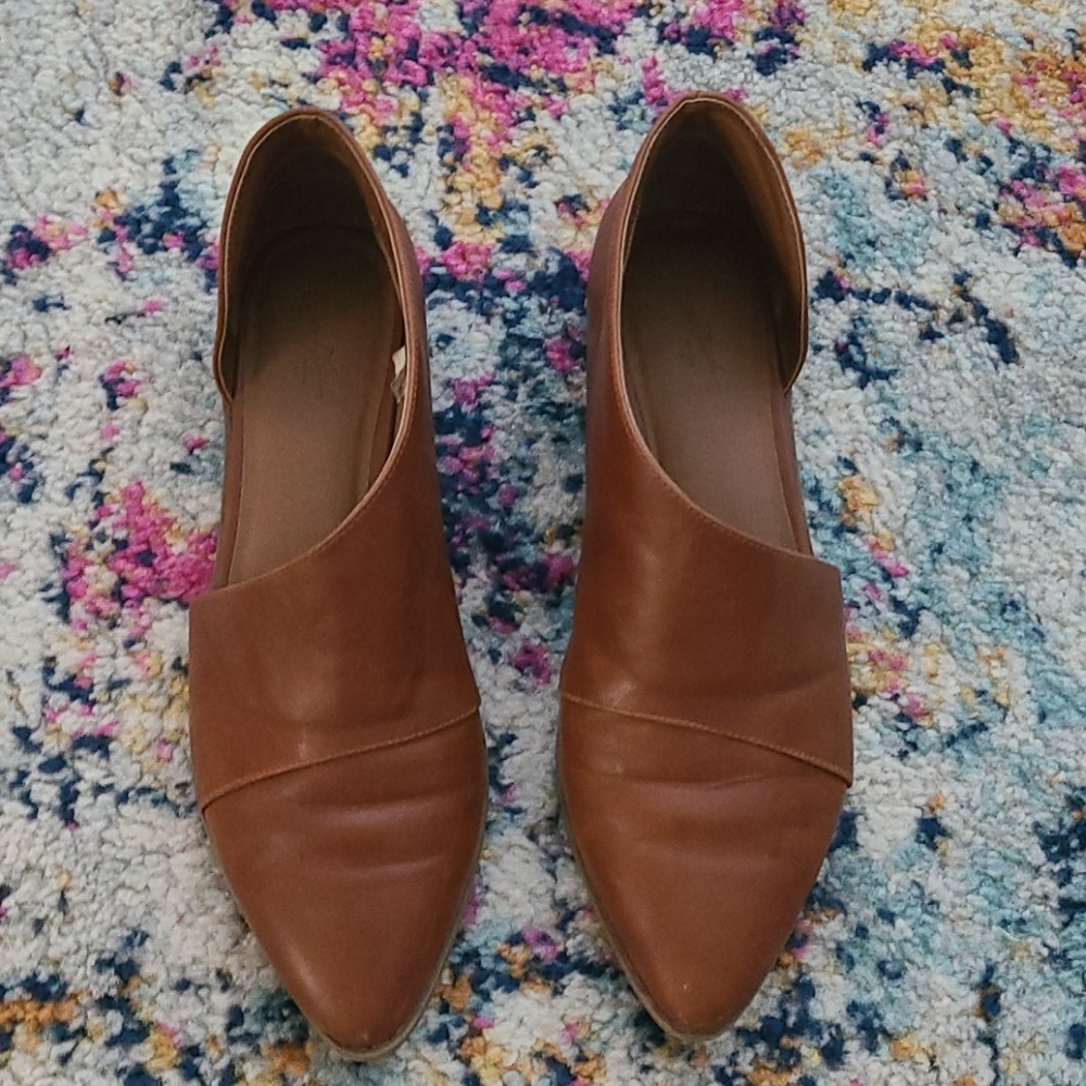 Universal Thread ankle booties